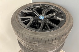 punainen BMW 530 2022 kuva 10.