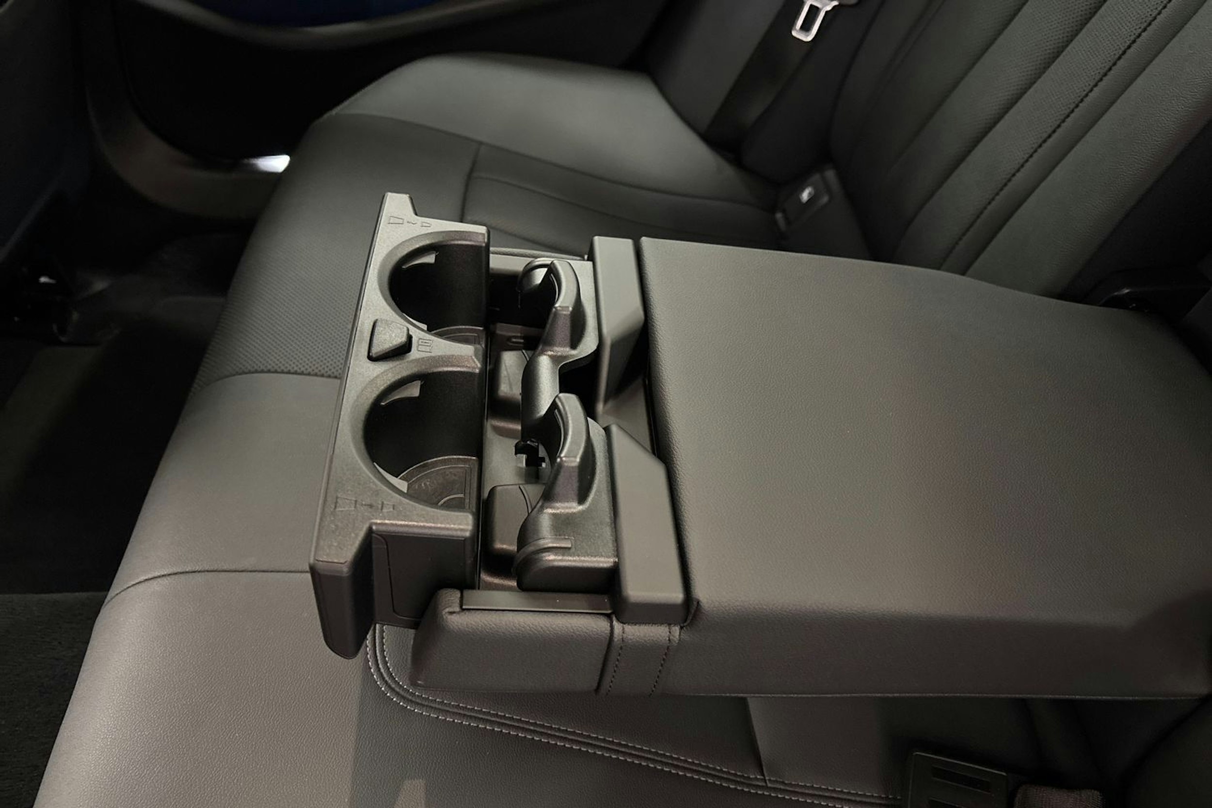 punainen BMW 530 2022 kuva 13.