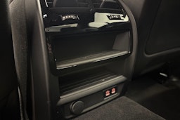 punainen BMW 530 2022 kuva 15.