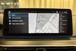 punainen BMW 530 2022 kuva 21.