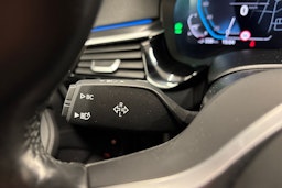 punainen BMW 530 2022 kuva 29.