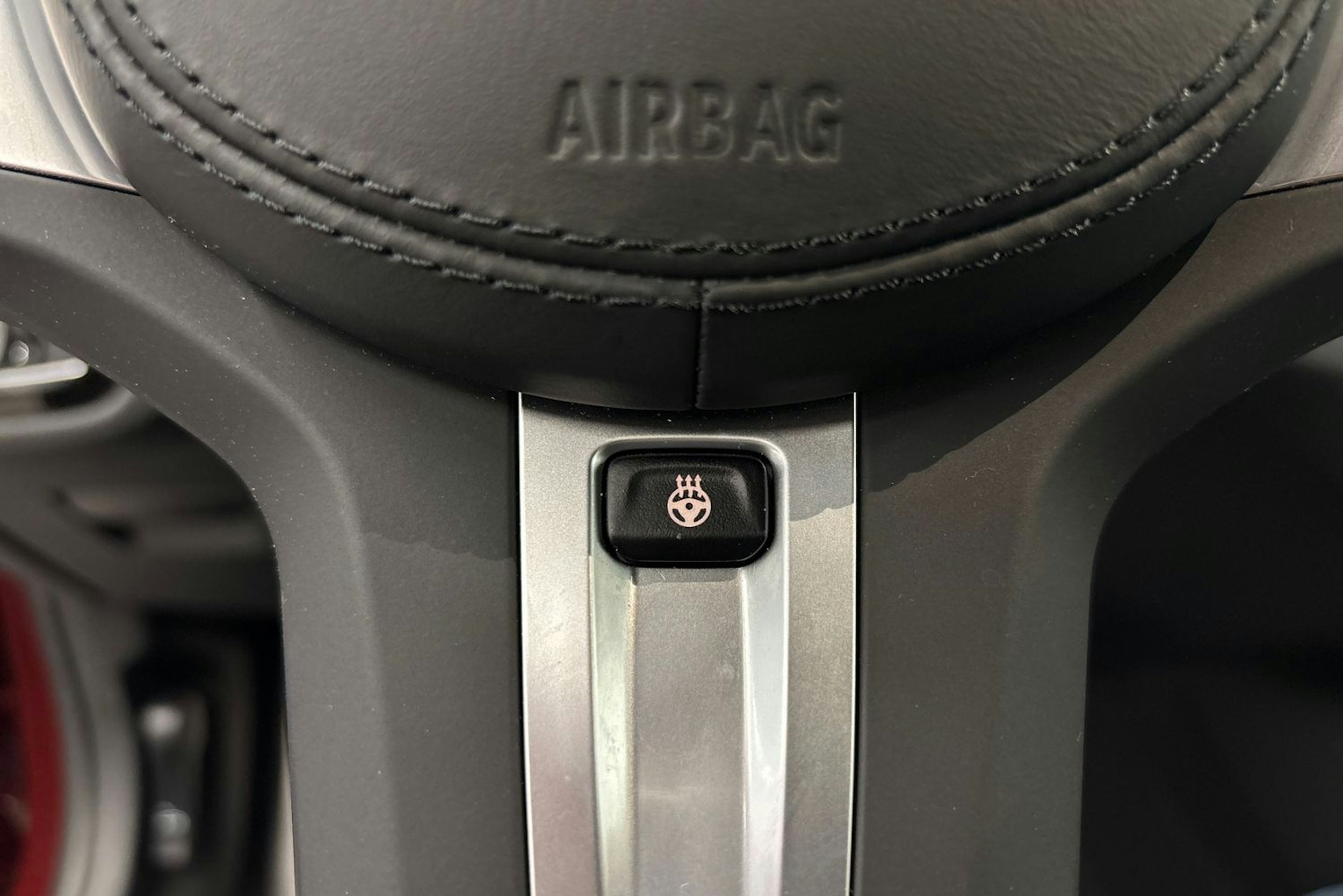 punainen BMW 530 2022 kuva 32.