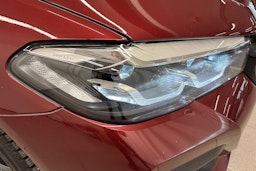 punainen BMW 530 2022 kuva 36.