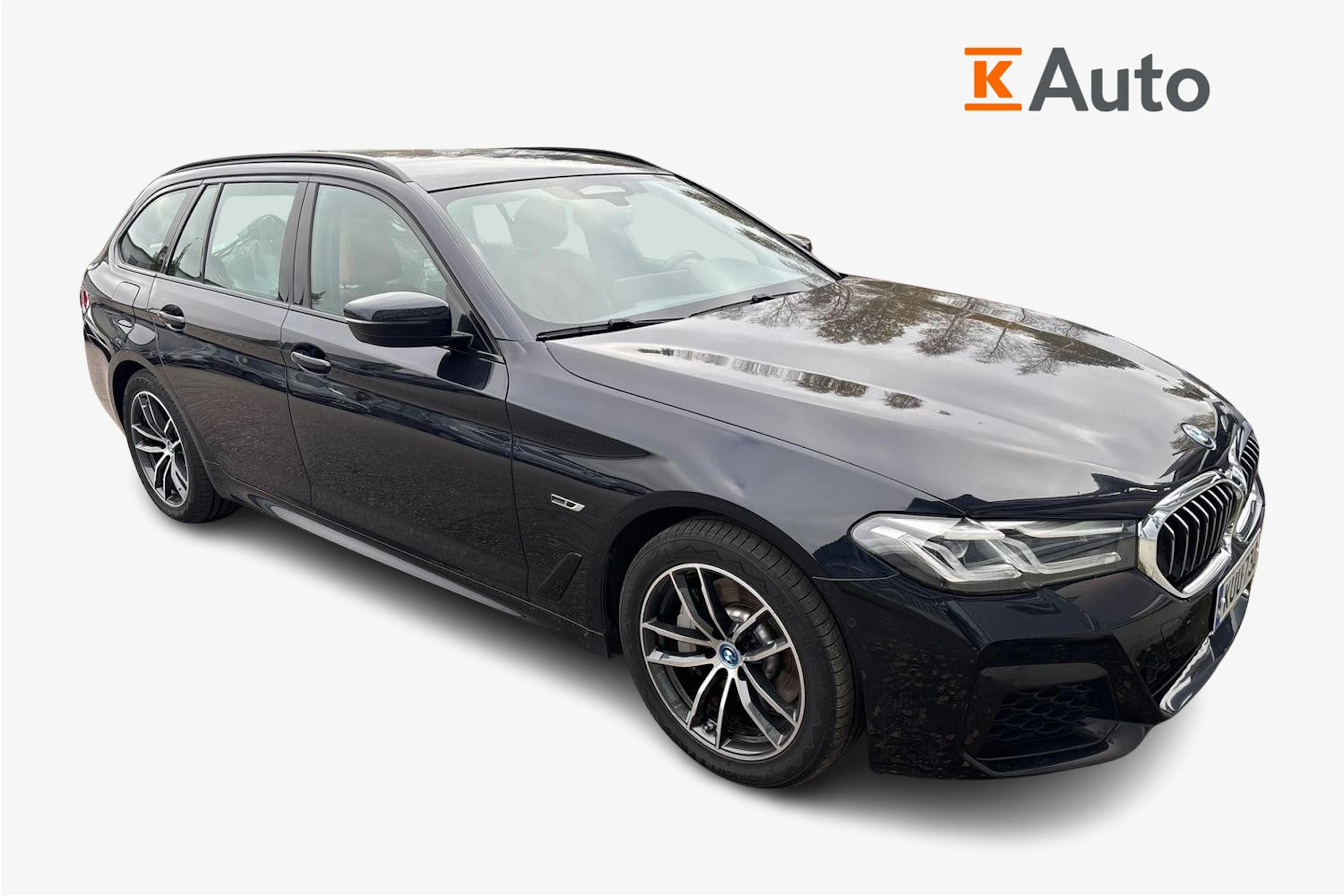 musta BMW 530 2023 kuva 1.