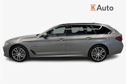 harmaa BMW 530 2023 kuva 6.