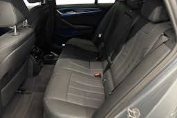 harmaa BMW 530 2023 kuva 10.