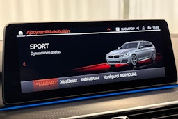harmaa BMW 530 2023 kuva 22.