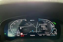 Harmaa BMW 530 2022 kuva 15.