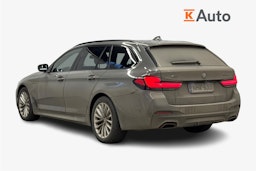 harmaa BMW 530 2022 kuva 2.