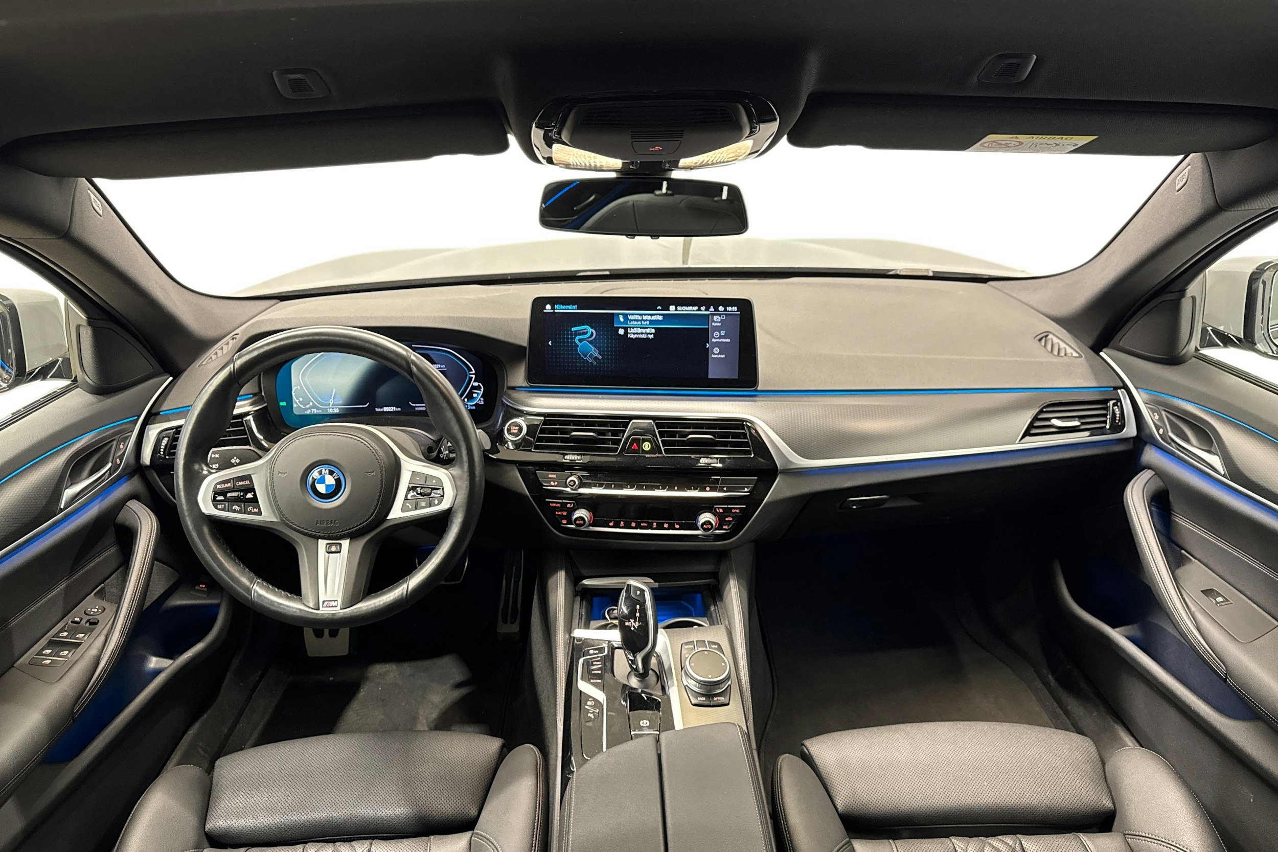 harmaa BMW 530 2022 kuva 9.