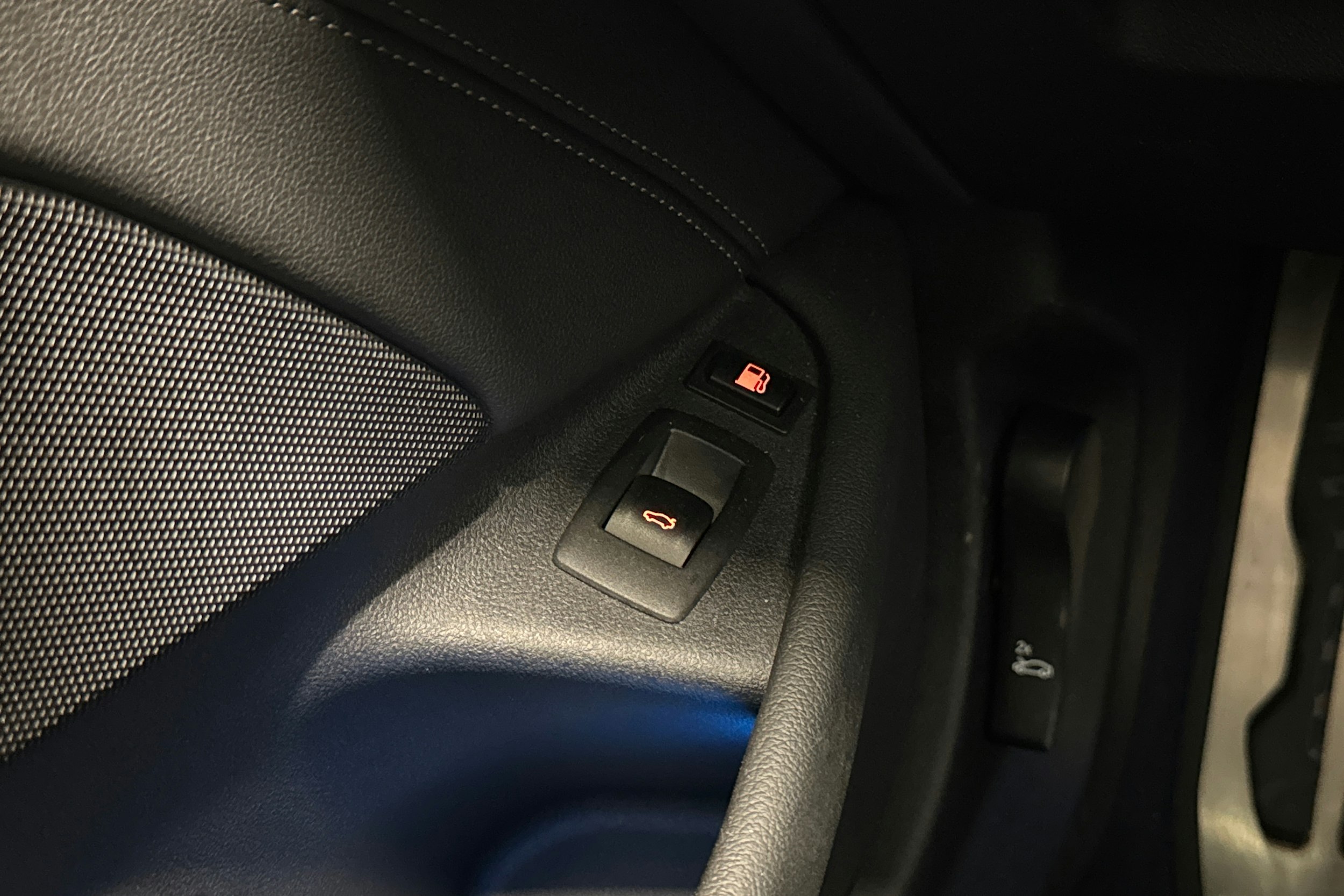 harmaa BMW 530 2022 kuva 16.