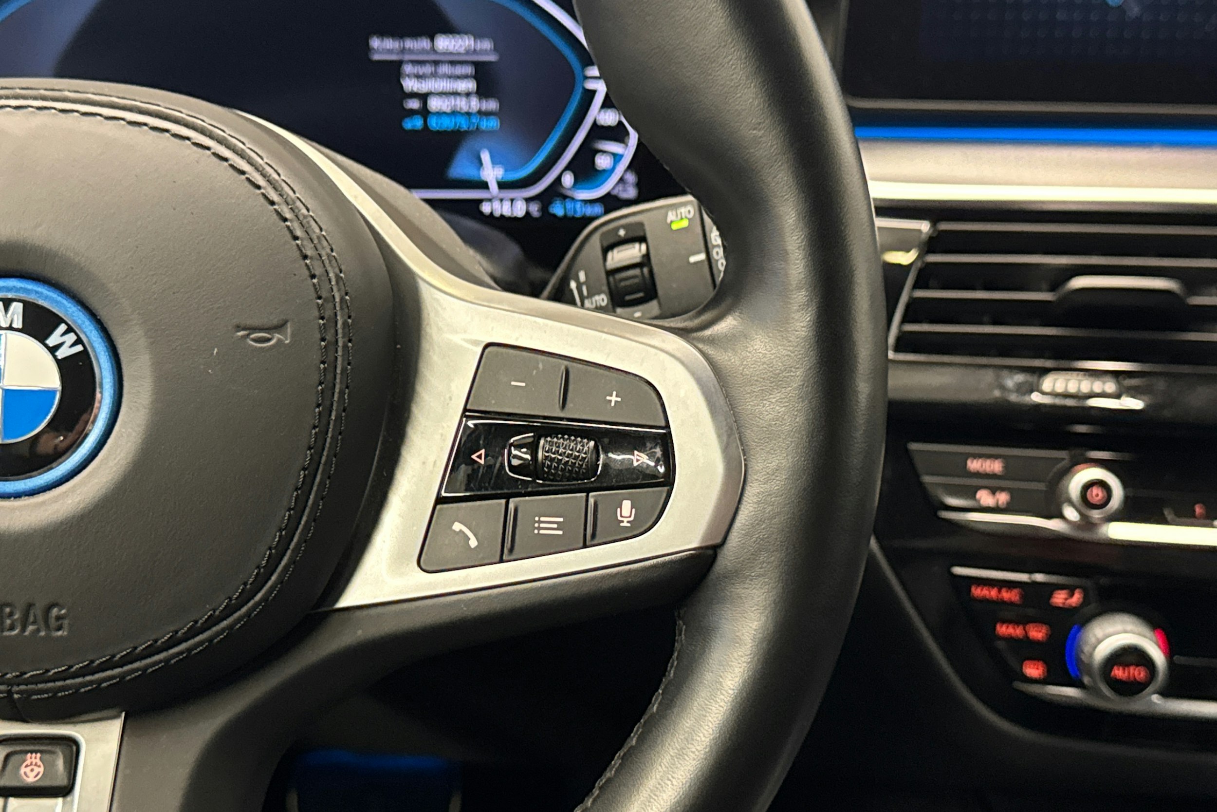 harmaa BMW 530 2022 kuva 21.