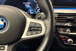 harmaa BMW 530 2022 kuva 21.