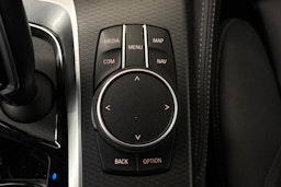 harmaa BMW 530 2022 kuva 28.