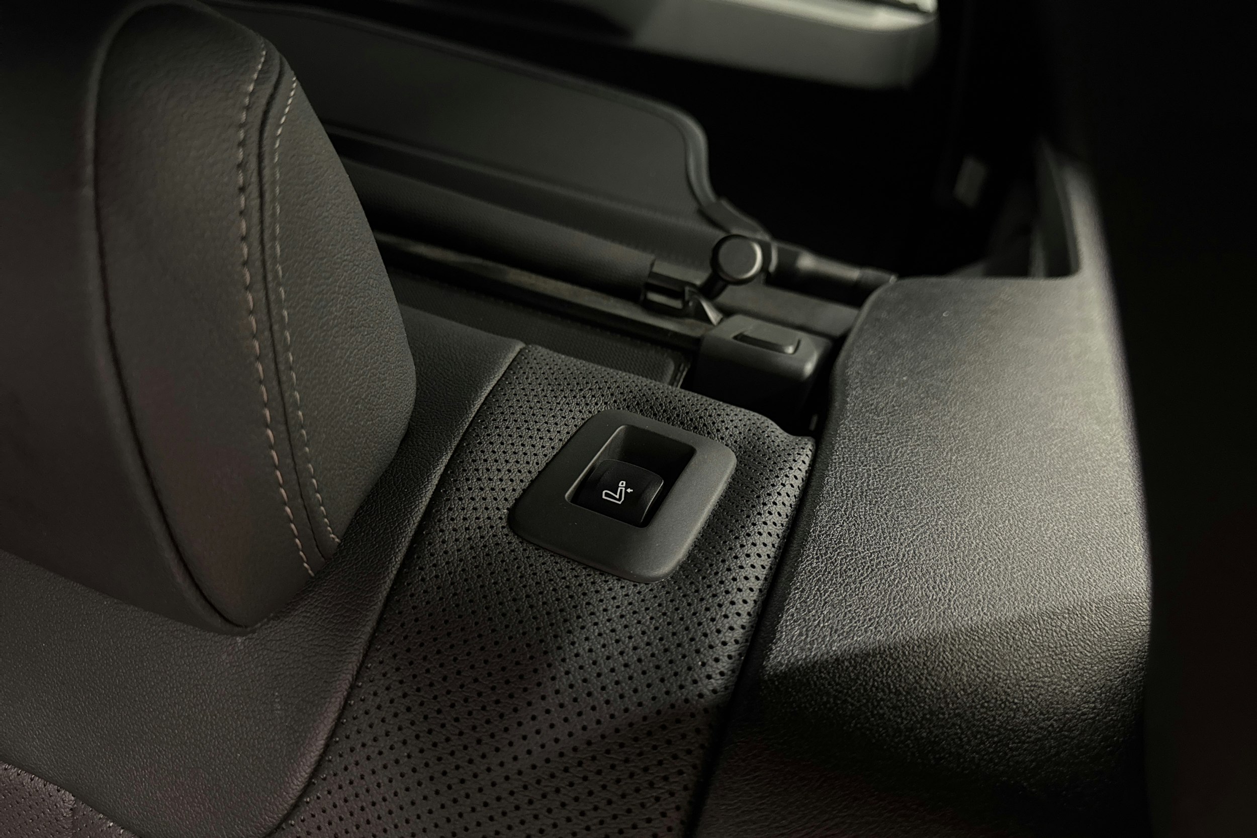 harmaa BMW 530 2022 kuva 36.