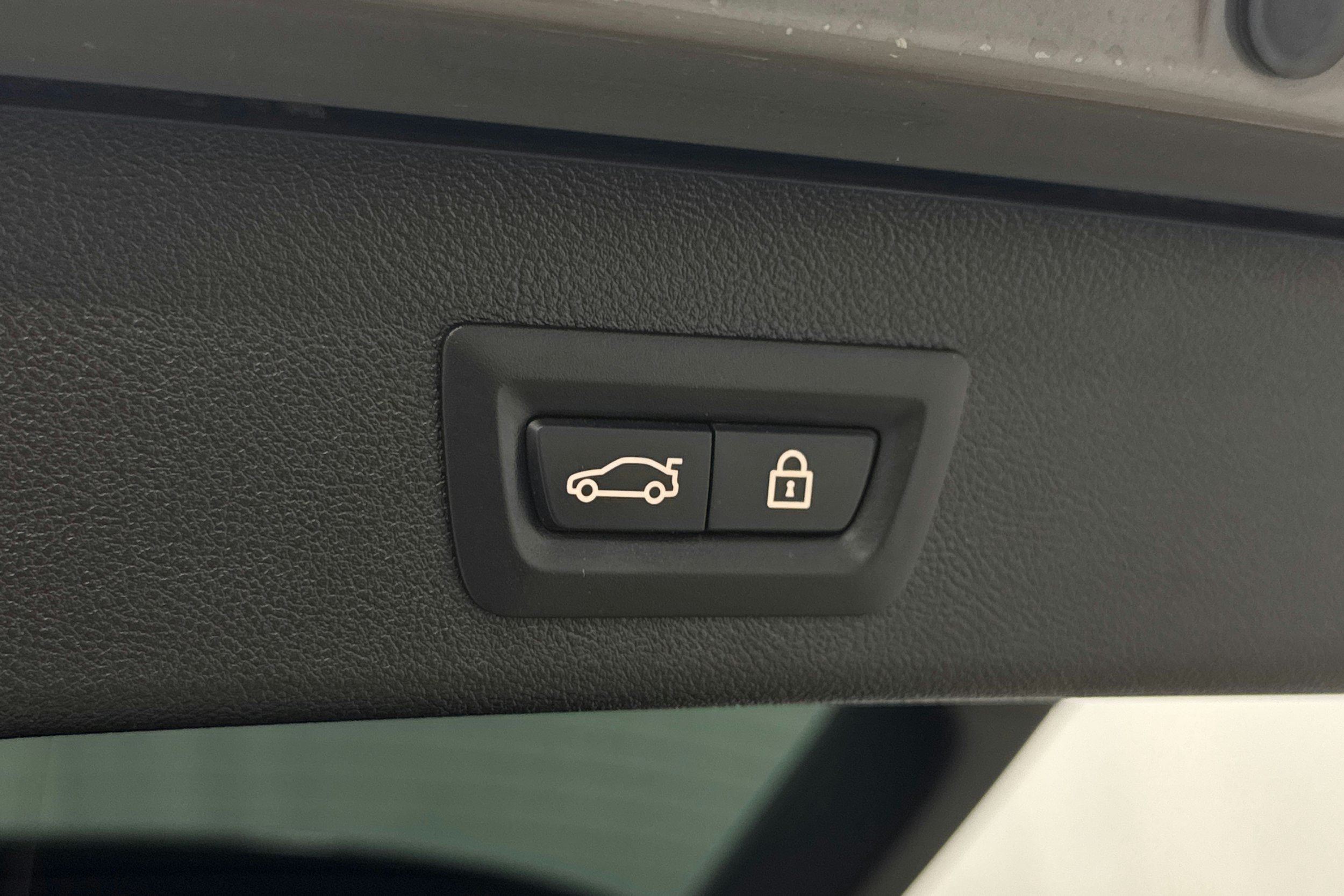 harmaa BMW 530 2022 kuva 42.