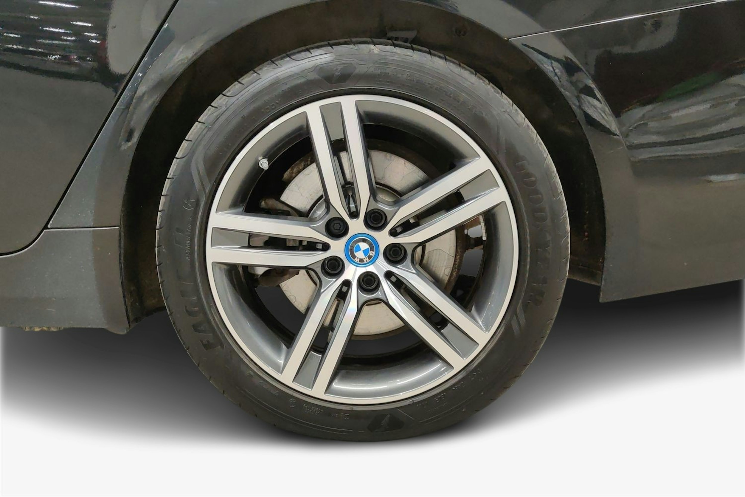 Musta BMW 530 2022 kuva 9.