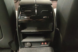 Musta BMW 530 2022 kuva 19.