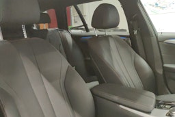 Musta BMW 530 2022 kuva 20.