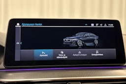 musta BMW 530 2022 kuva 19.