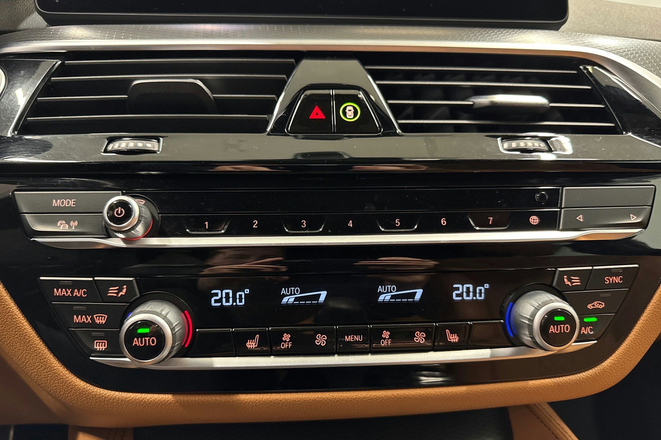 musta BMW 530 2022 kuva 20.