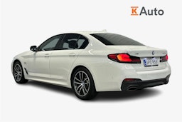 valkoinen BMW 530 2023 kuva 2.