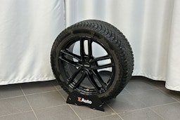 valkoinen BMW 530 2023 kuva 11.