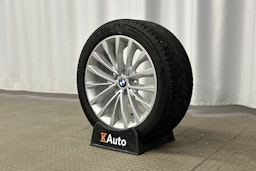 valkoinen BMW 530 2023 kuva 13.