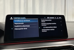 valkoinen BMW 530 2023 kuva 25.
