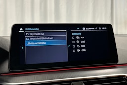 valkoinen BMW 530 2023 kuva 30.