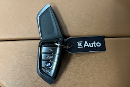 valkoinen BMW 530 2023 kuva 35.