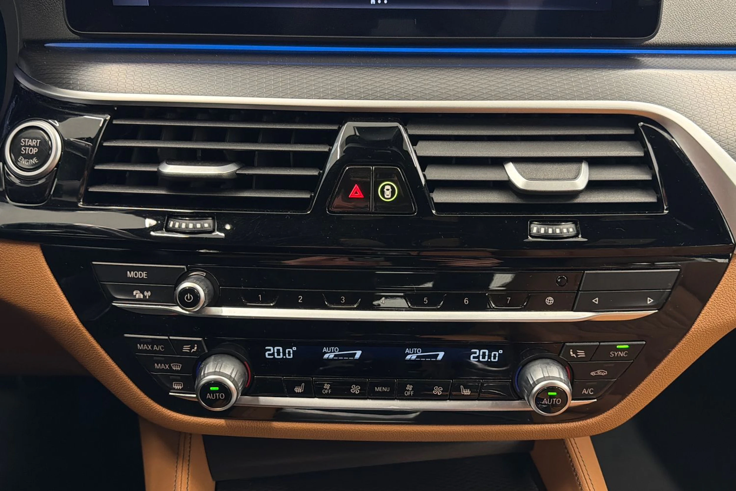 musta BMW 530 2023 kuva 23.