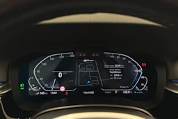 musta BMW 530 2023 kuva 33.