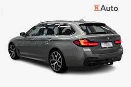 harmaa BMW 530 2023 kuva 2.
