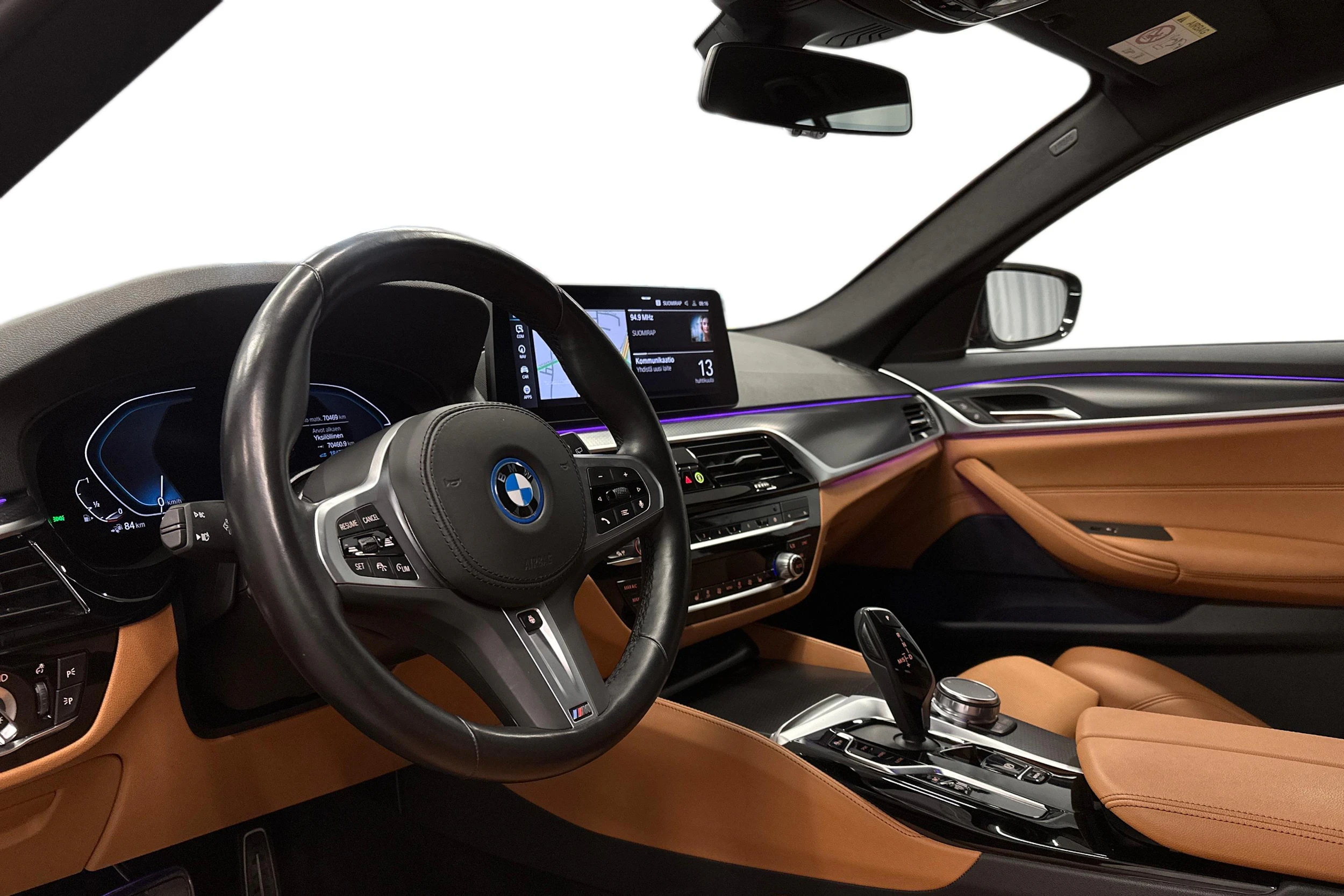 punainen BMW 530 2023 kuva 6.