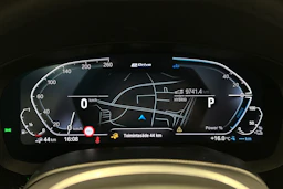 sininen BMW 530 2023 kuva 23.