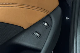 musta BMW 530 2023 kuva 31.