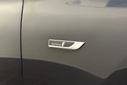 musta BMW 530 2023 kuva 33.