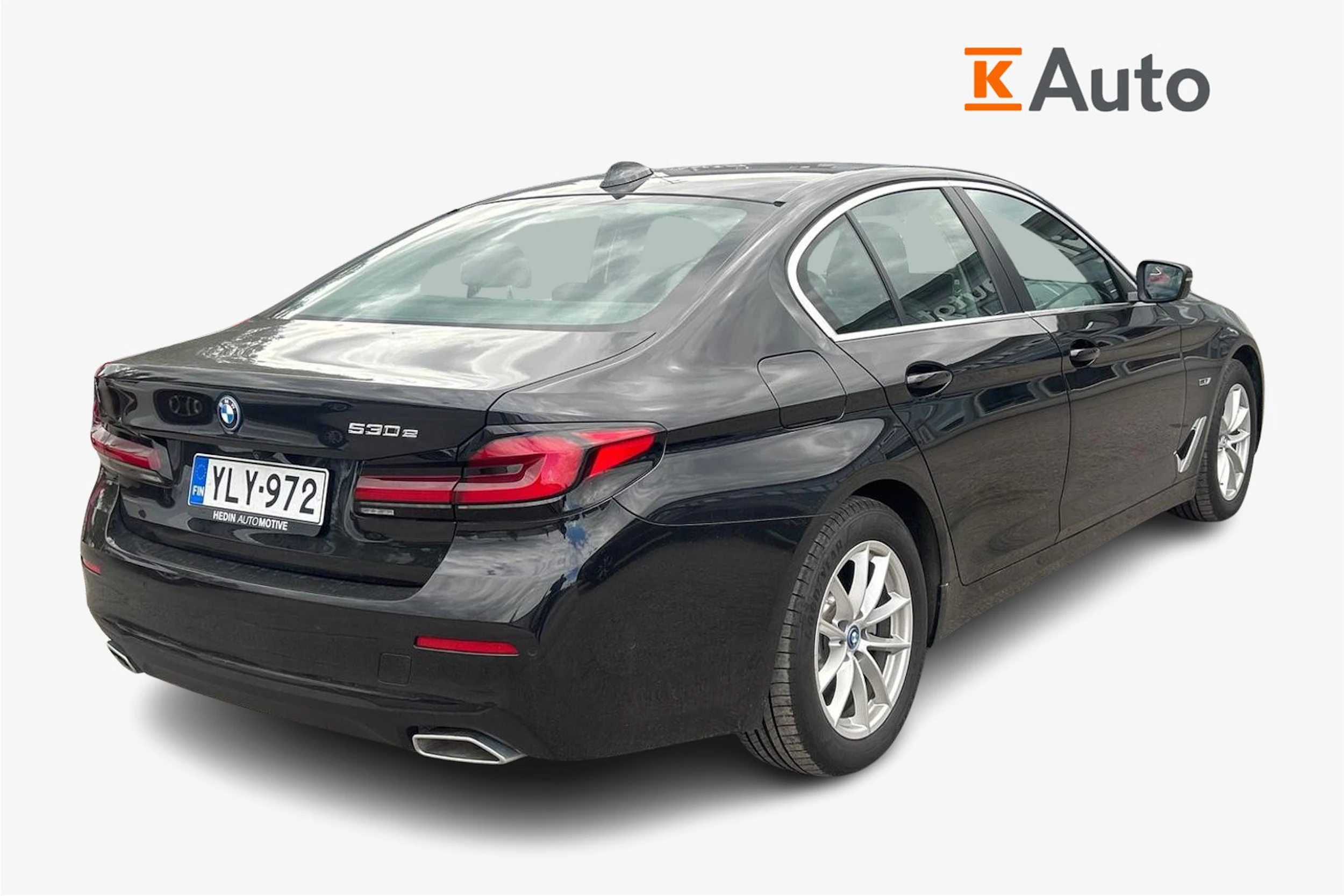 musta BMW 530 2023 kuva 2.