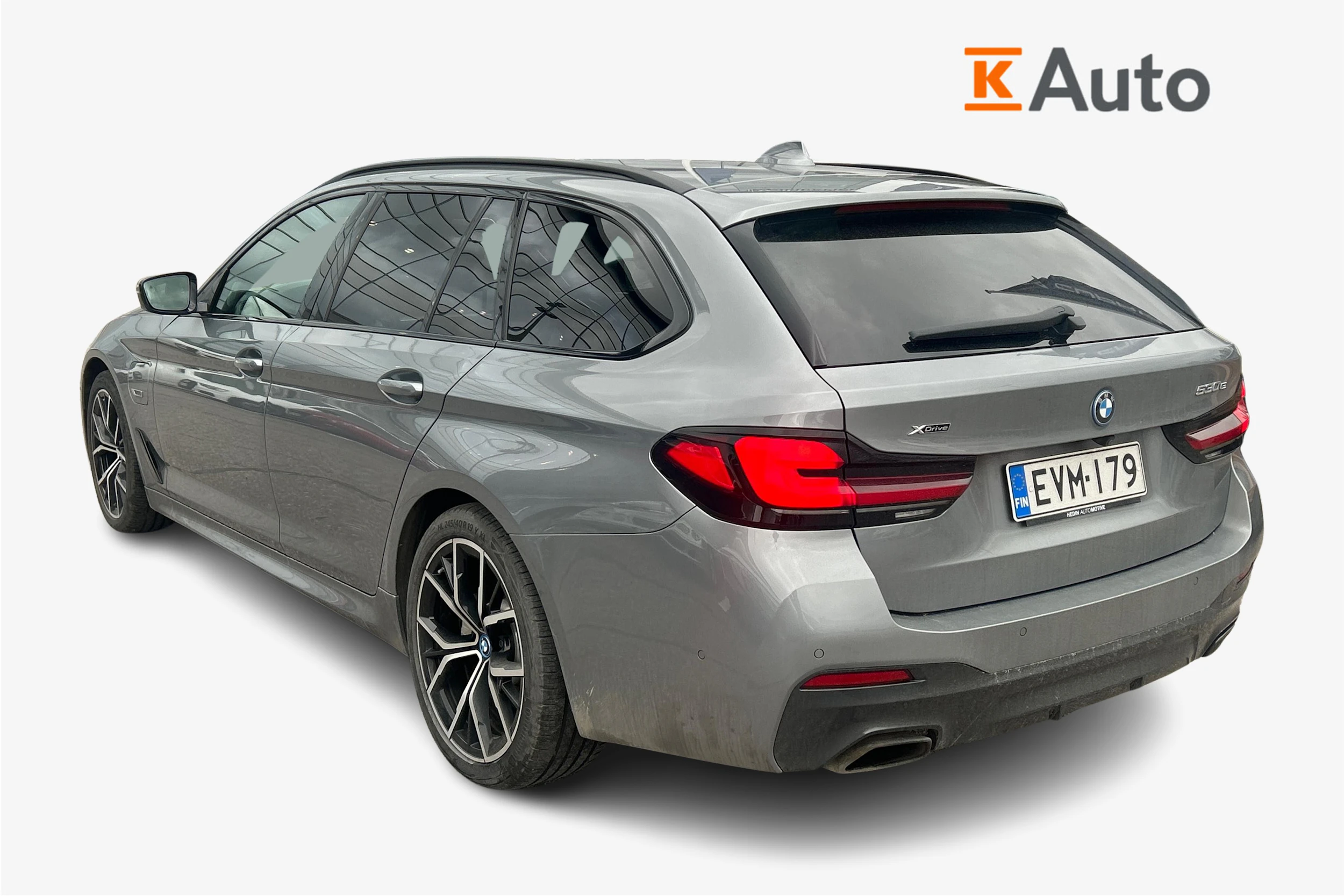 harmaa BMW 530 2024 kuva 2.
