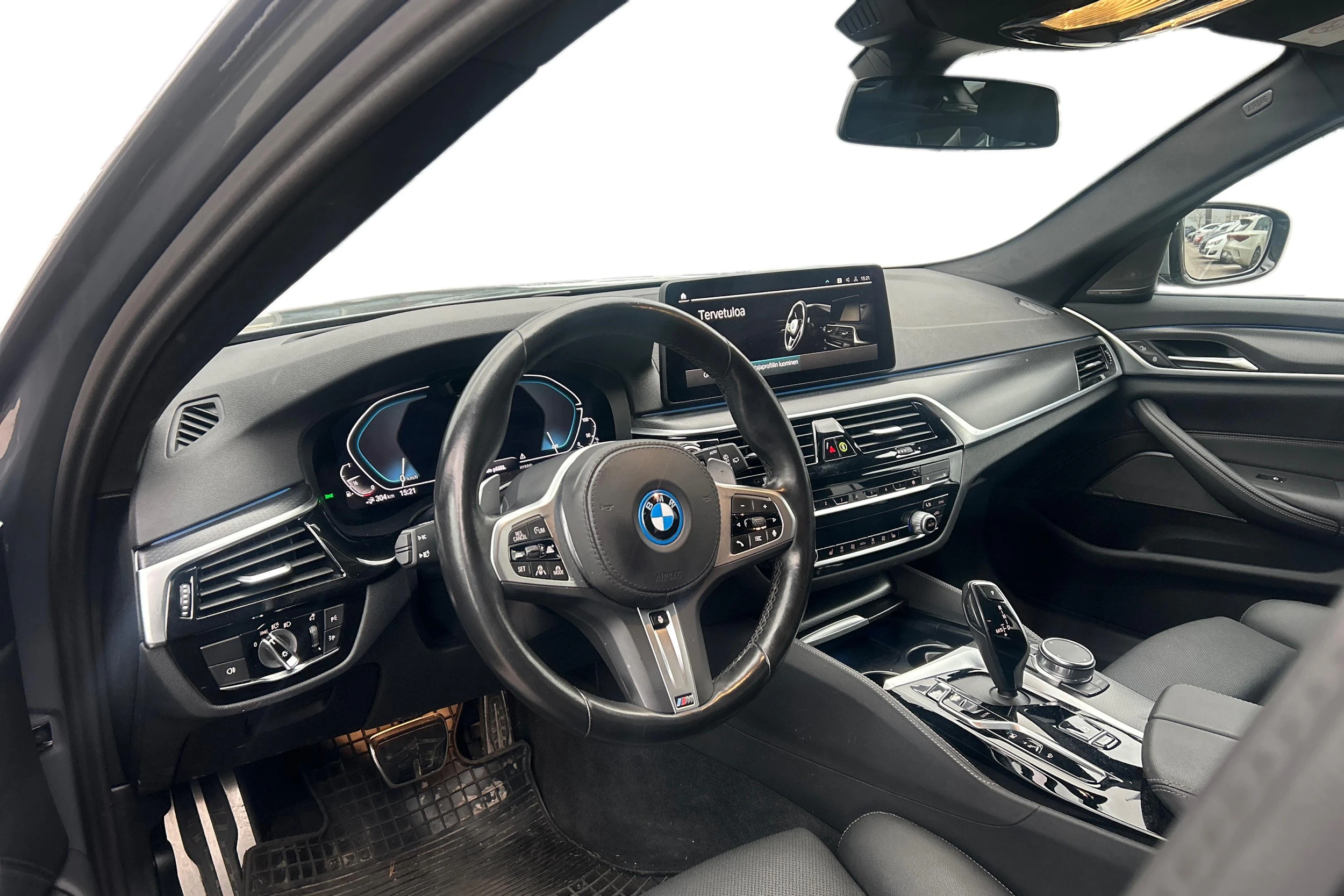 harmaa BMW 530 2024 kuva 3.