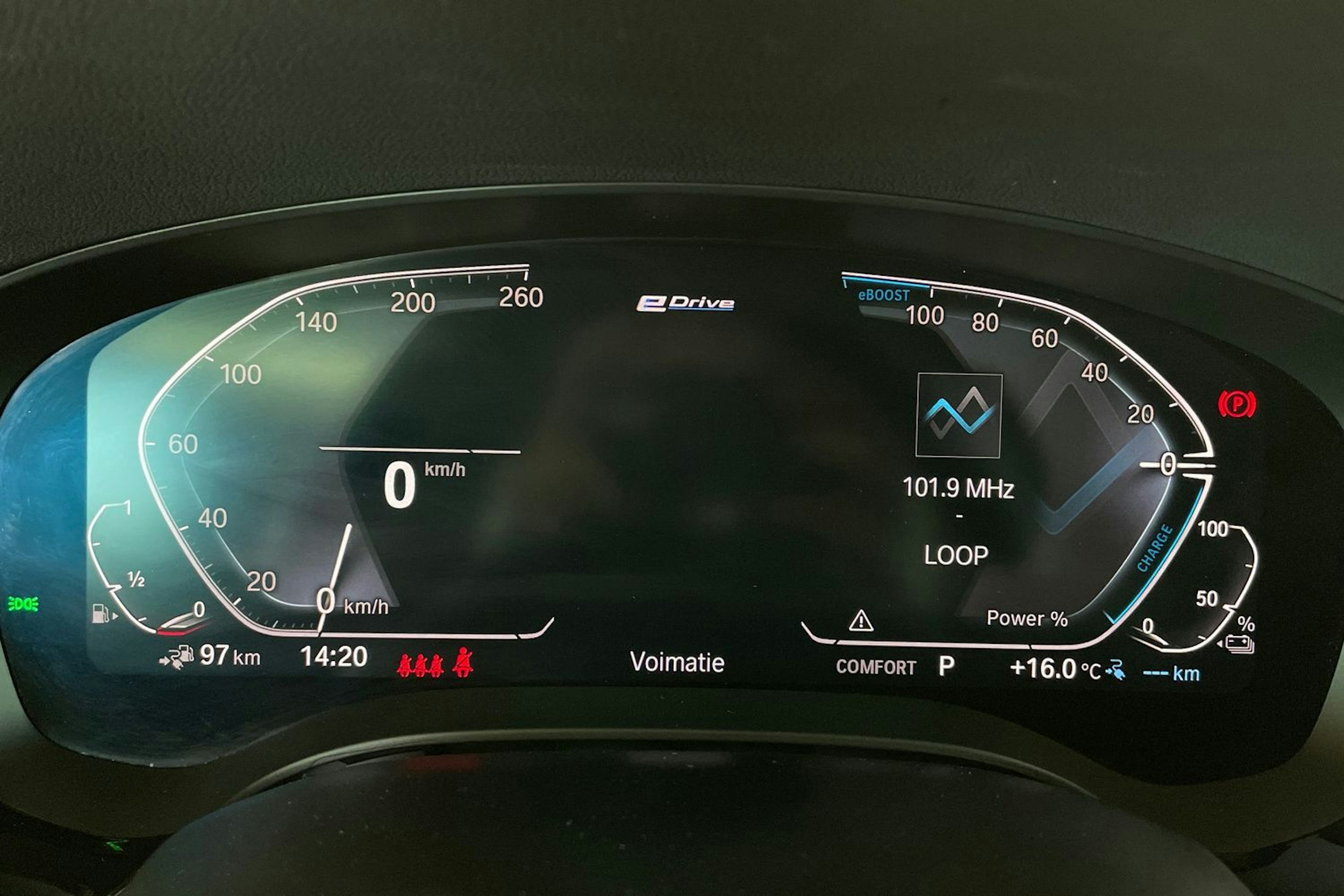 Musta BMW 530e iPerformance 2020 kuva 17.