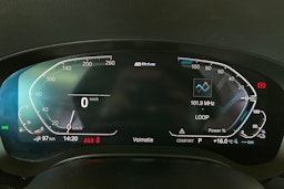 Musta BMW 530e iPerformance 2020 kuva 17.