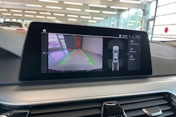 Musta BMW 530e iPerformance 2020 kuva 20.