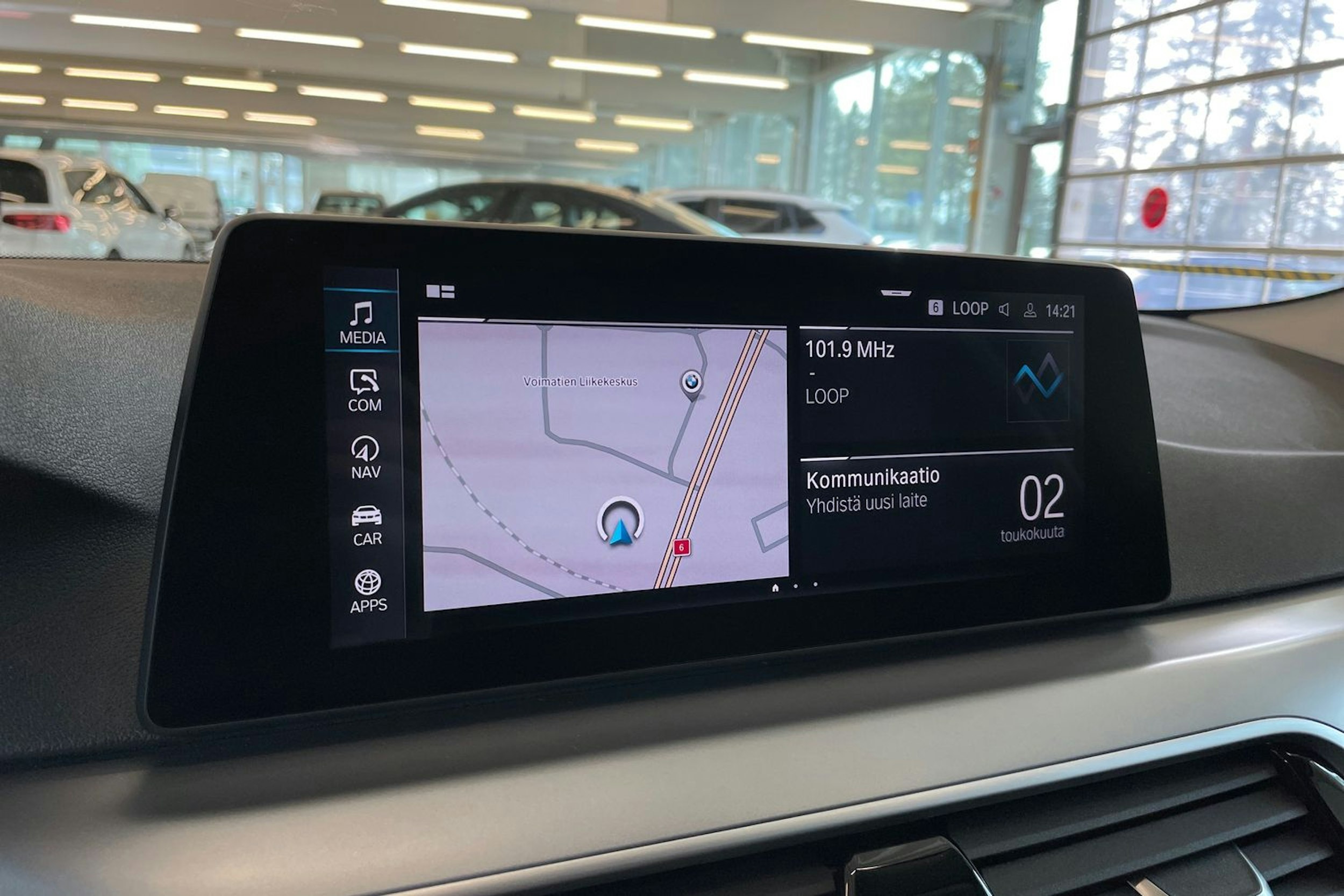 Musta BMW 530e iPerformance 2020 kuva 21.