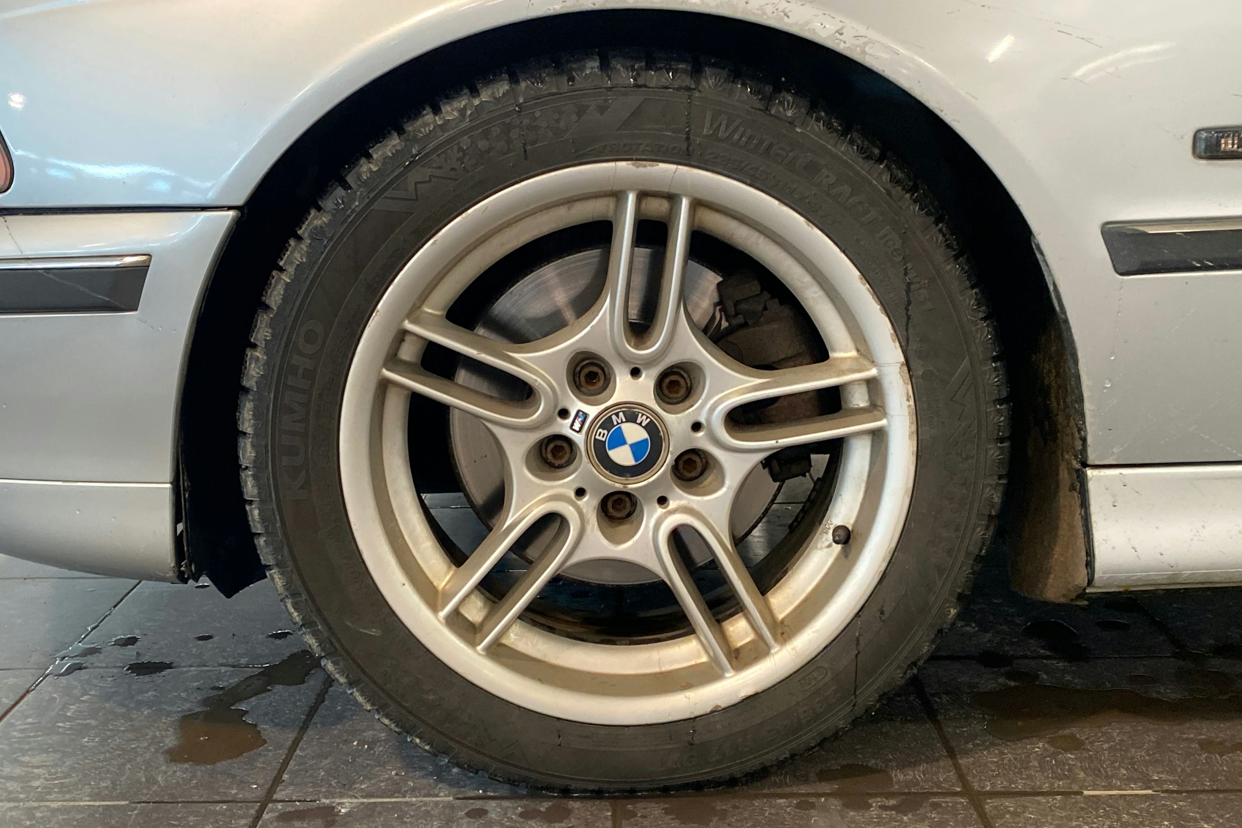 harmaa BMW 535 1998 kuva 10.