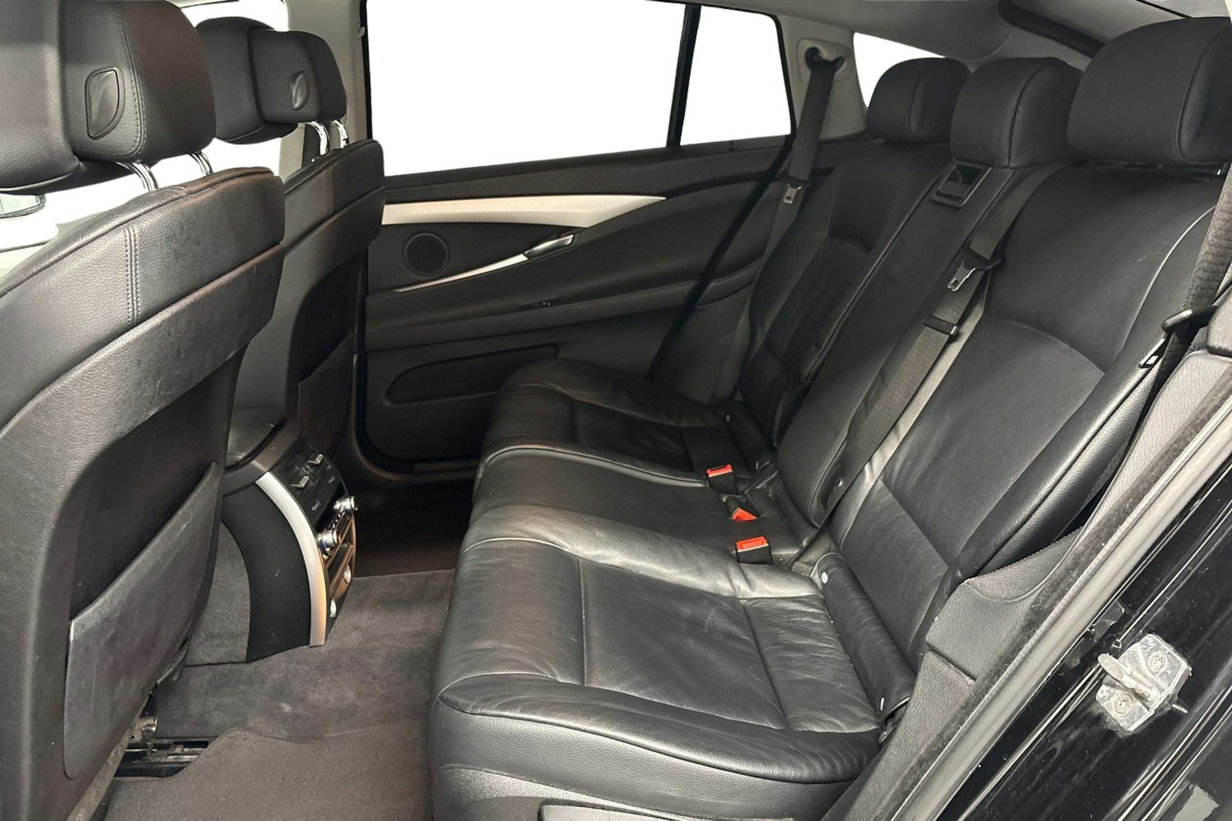 musta BMW 535 2011 kuva 8.