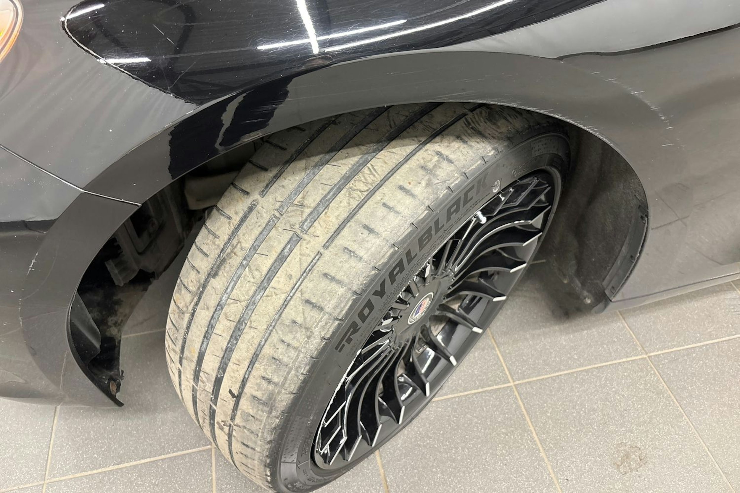 musta BMW 535 2011 kuva 10.