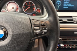 musta BMW 535 2011 kuva 17.