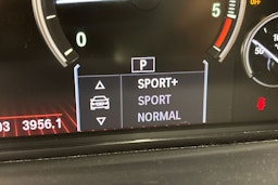 musta BMW 535 2011 kuva 22.